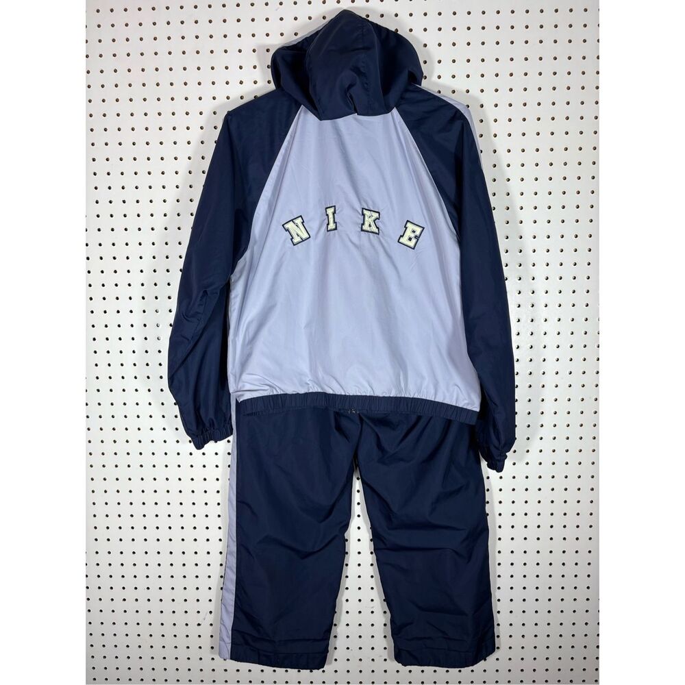 Nike windbreak tracksuit size M